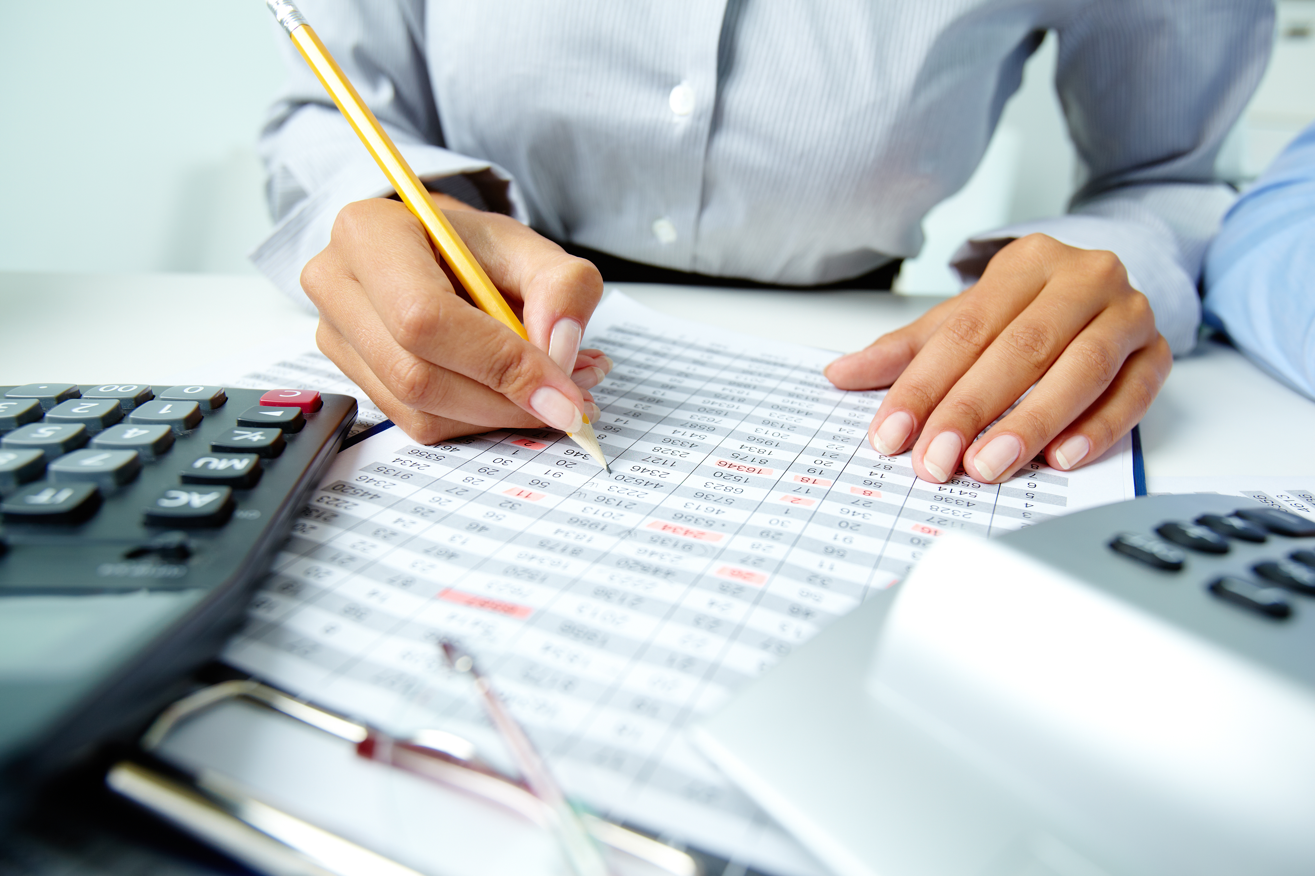 /upl/close-up-of-busy-businesswoman_1.jpg