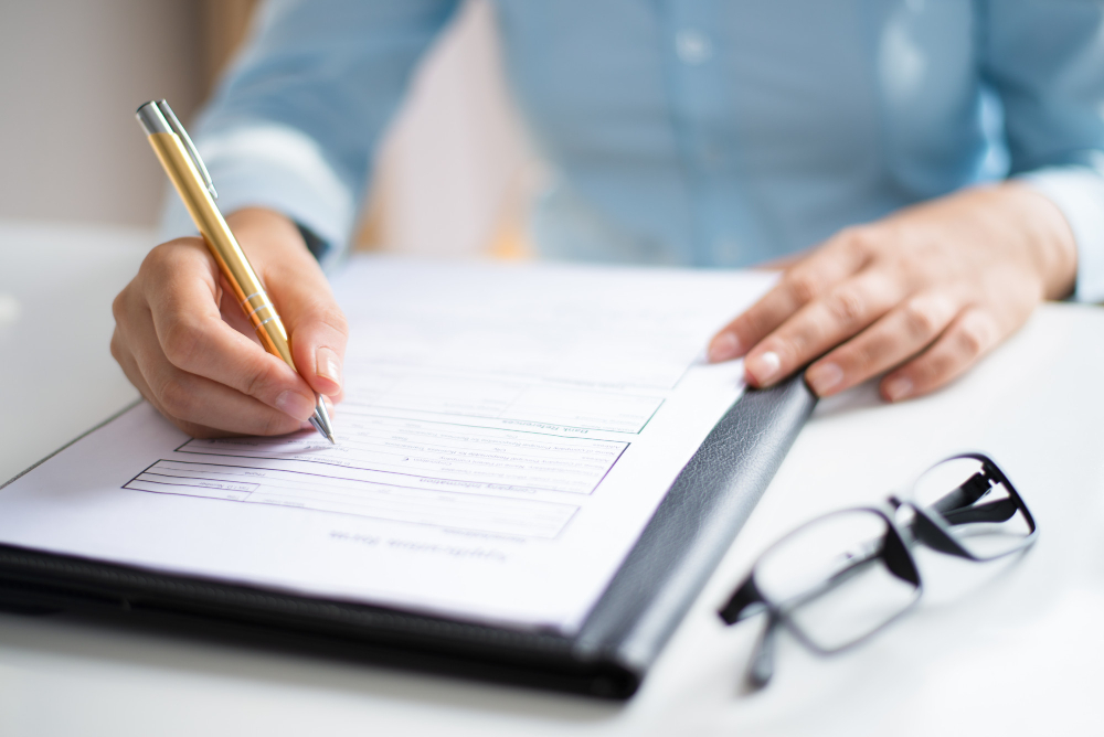 /upl/closeup-entrepreneur-making-notes-document.jpg