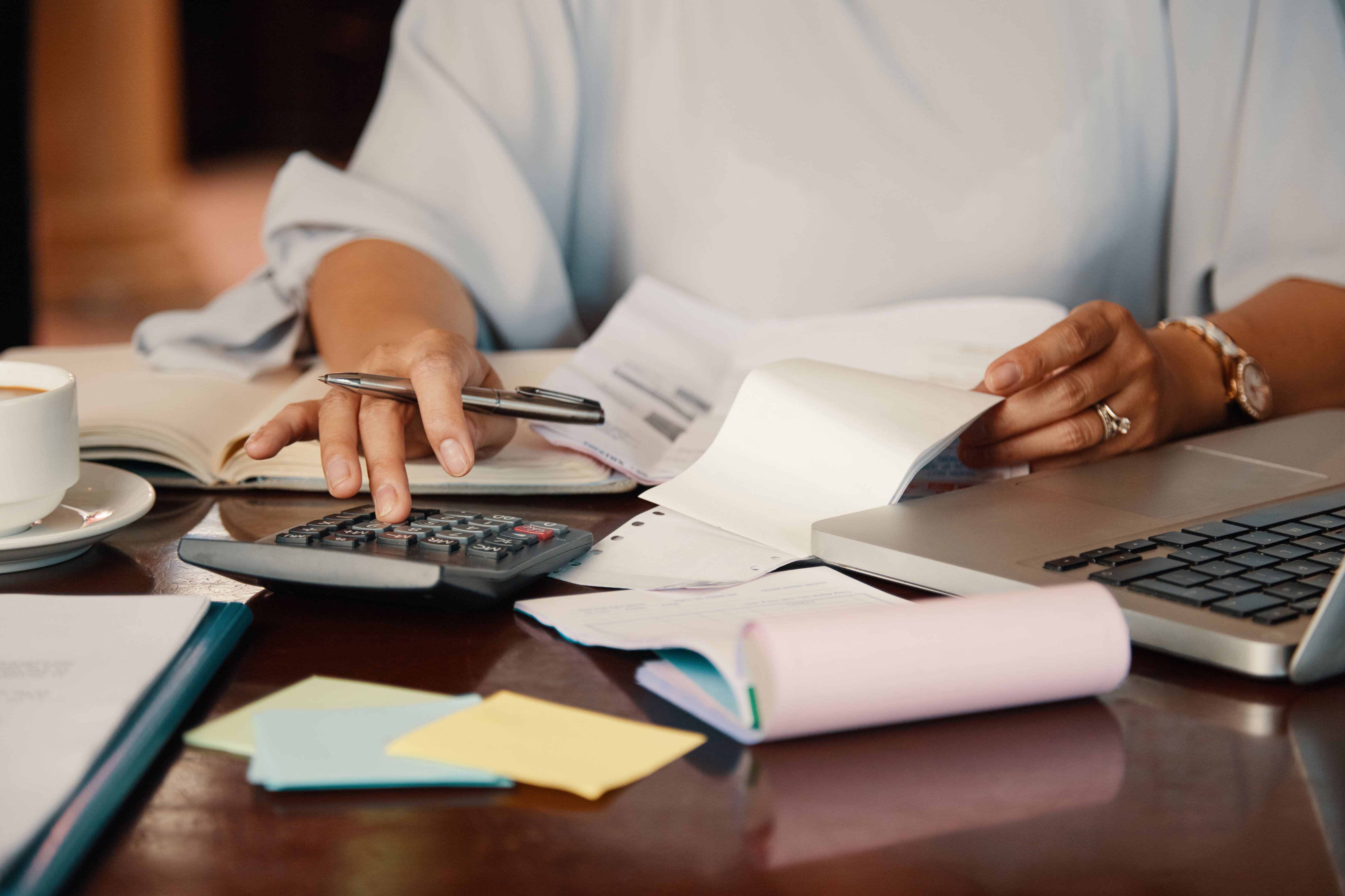 /upl/entrepreneur-working-with-bills%20(1).jpg