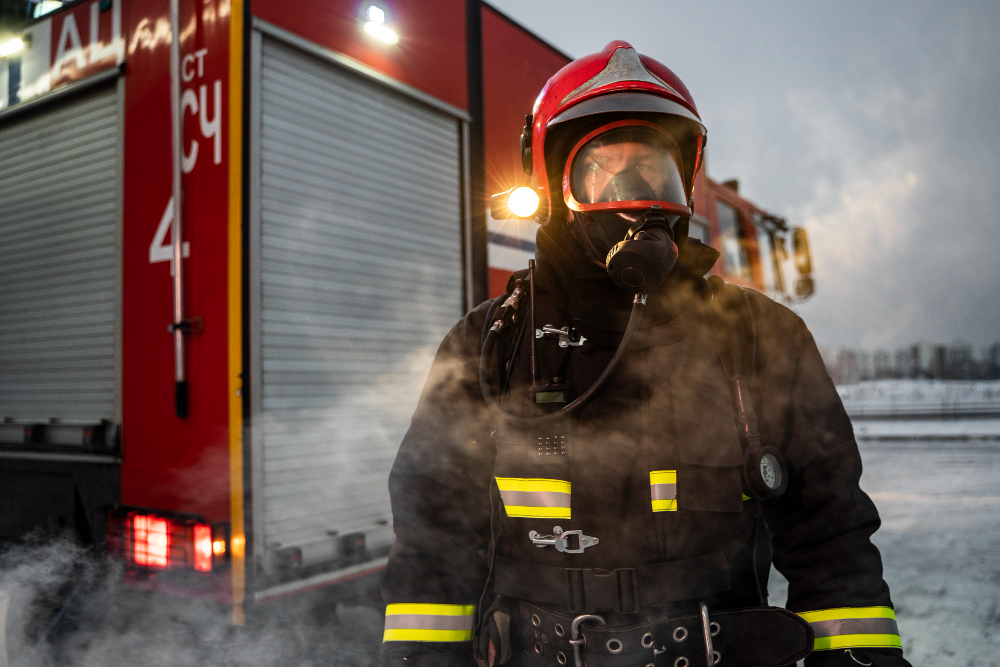 /upl/firefighter-ready-for-his-mission.jpg