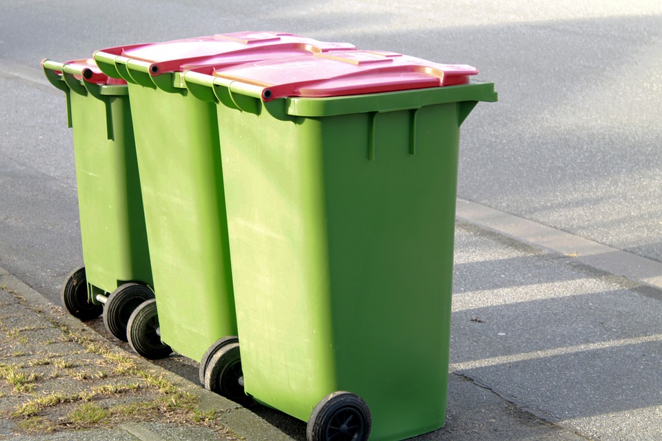 /upl/garbage-can-270679_960_720.jpg