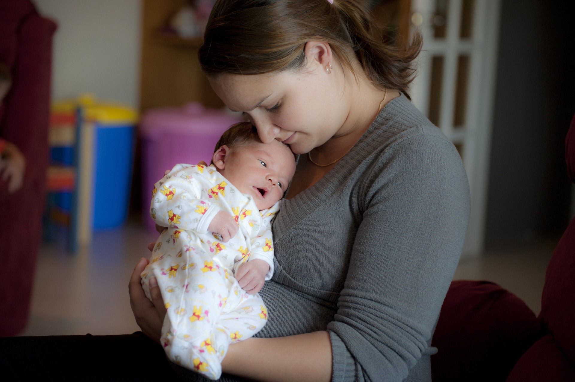 /upl/mother-and-small-baby-1290405_1920.jpg
